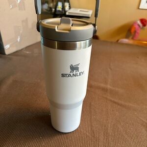 Stanley  30oz ice flow flip - white Stanley